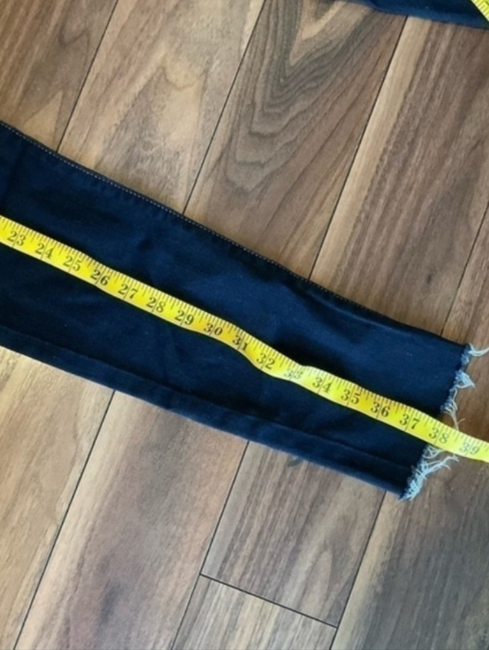 LEVI Strauss High Rise Skinny Jeans - Picture 10 of 12